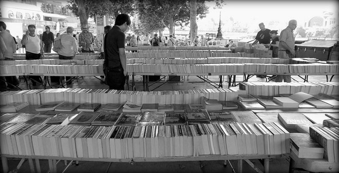Selling Rare Books on NYC Sidewalks