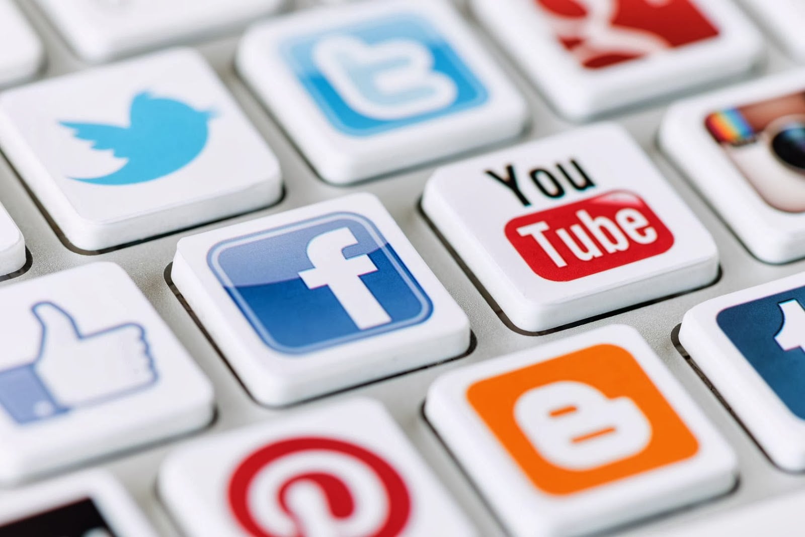 THE SAVVY BOOKSELLER: Social Media for the Antiquarian Book Trade, Post #7