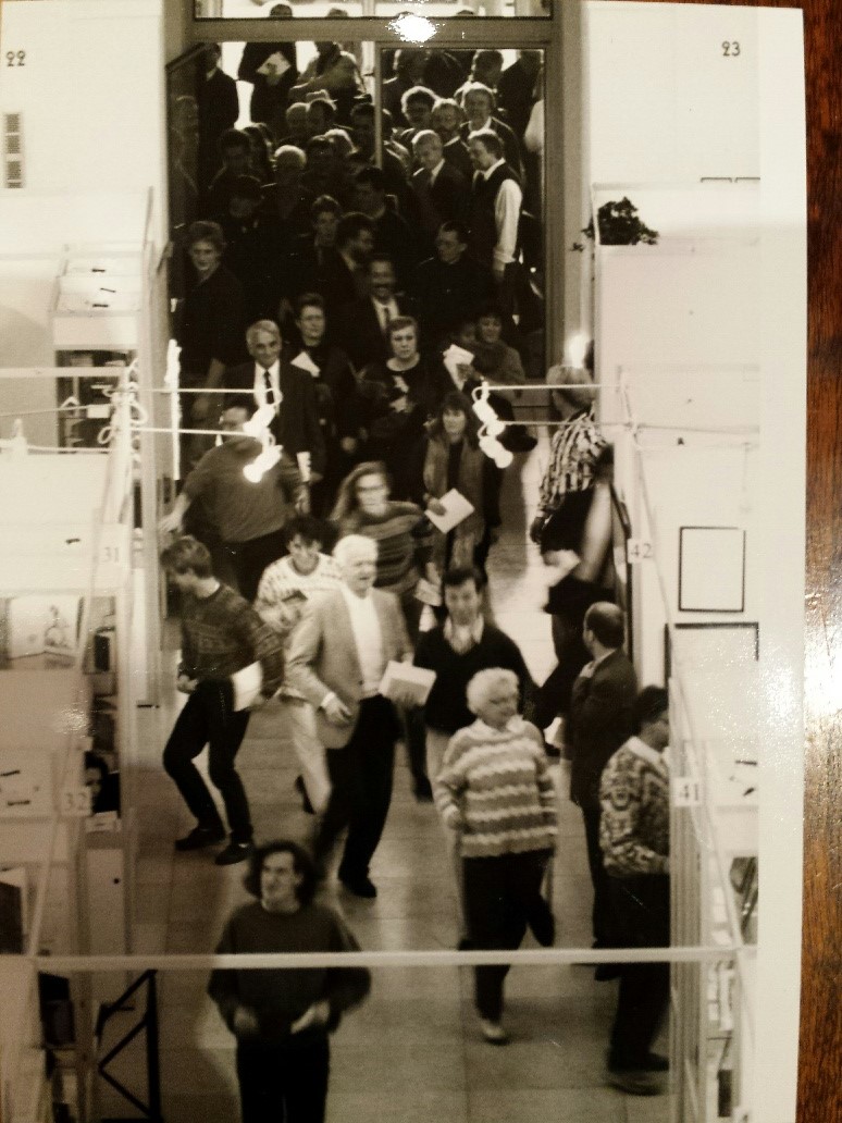 Runners at the Hamburg book fair